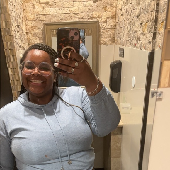 Meet your Posher, Nika’la - Picture 3 of 6